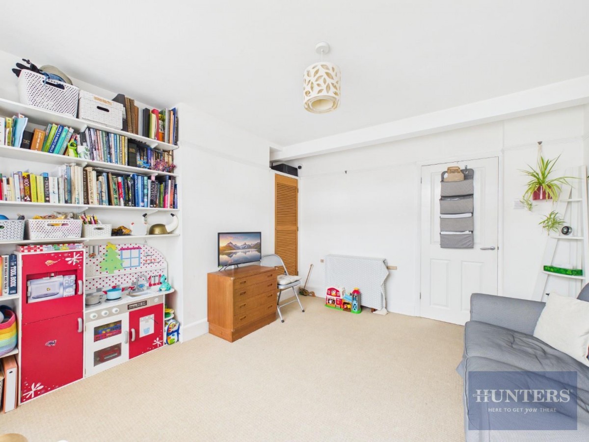 Arle Avenue, Cheltenham