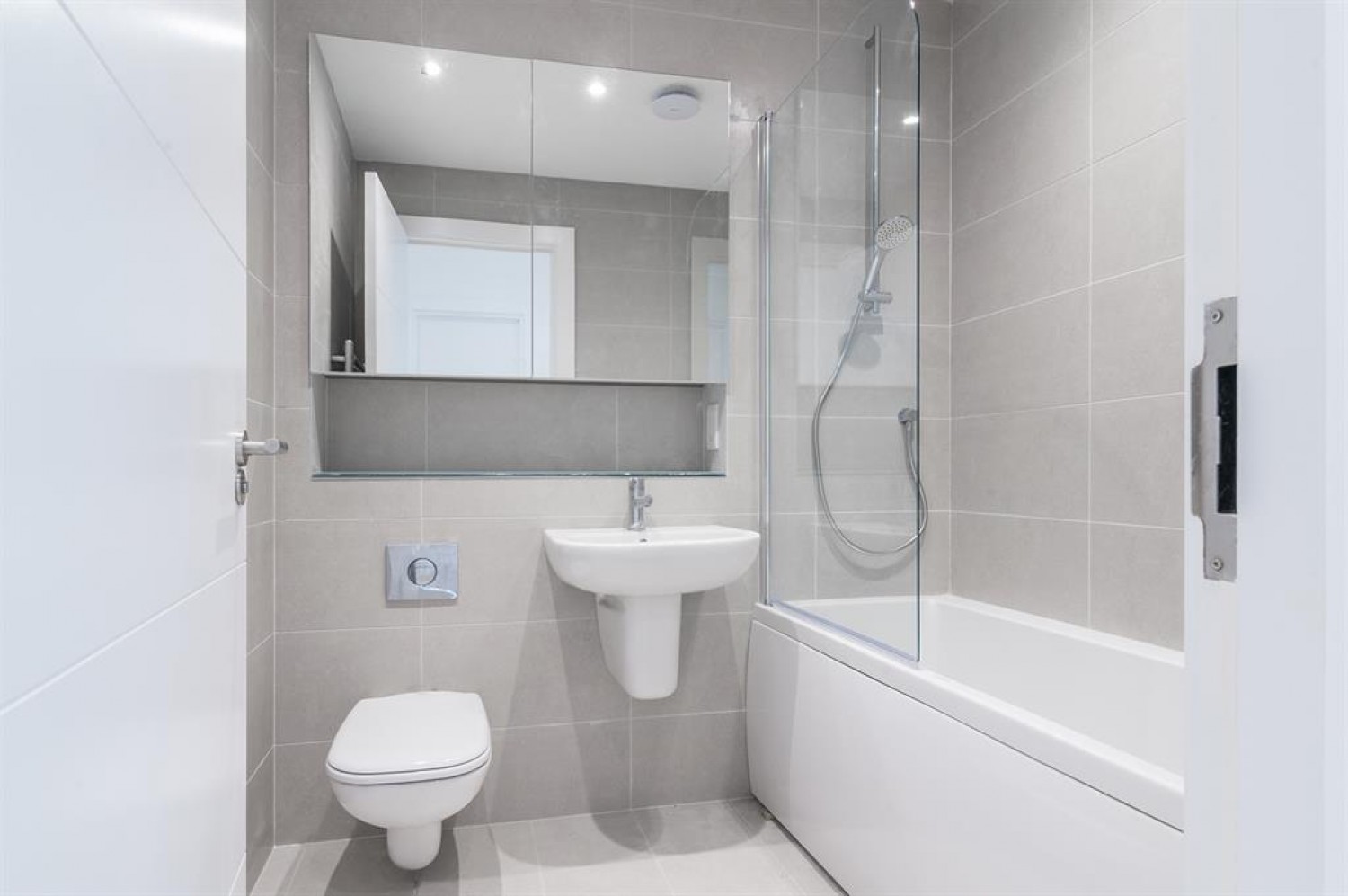 Seven Sisters Road, London, N4