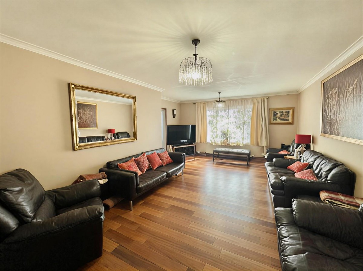 Minterne Waye, Hayes, UB4 0PF