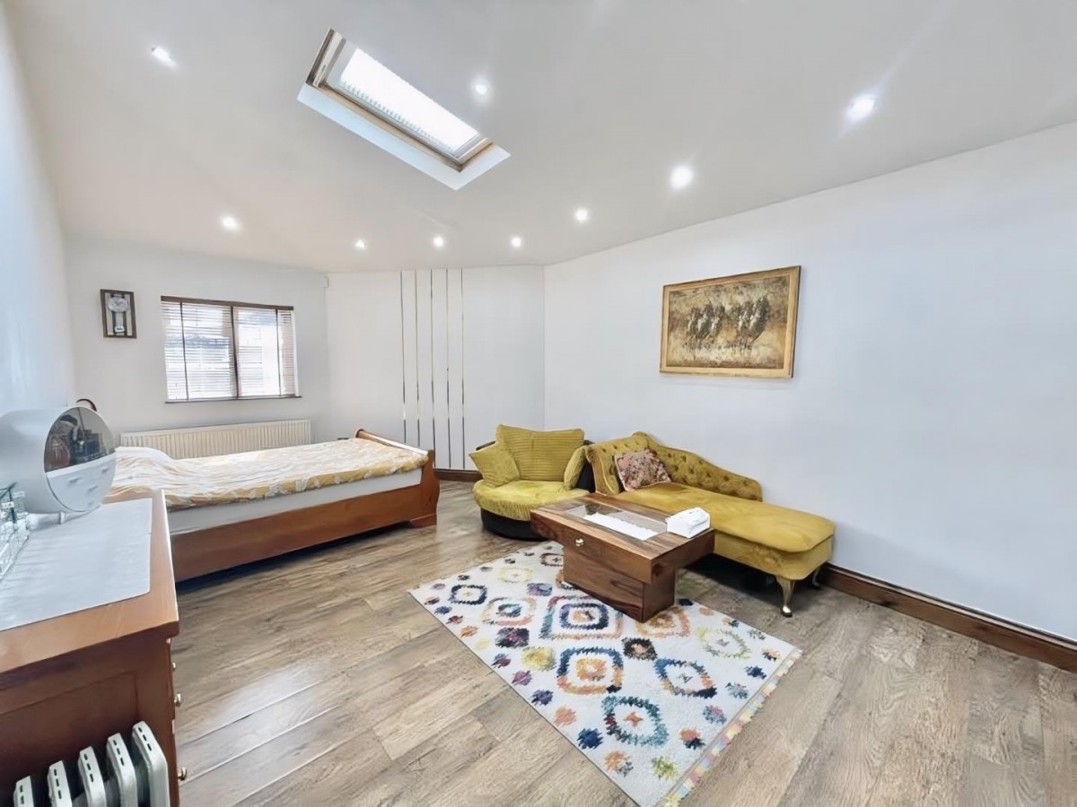 Minterne Waye, Hayes, UB4 0PF