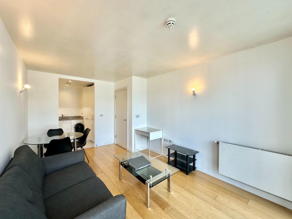 Cardinal Building, Station Approach, Hayes