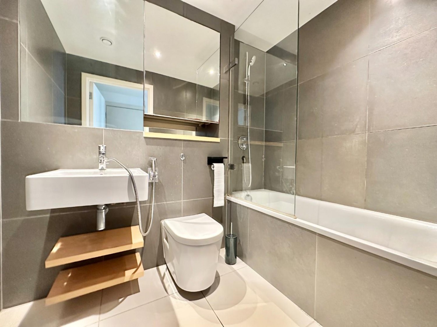 Cardinal Building, Station Approach, Hayes