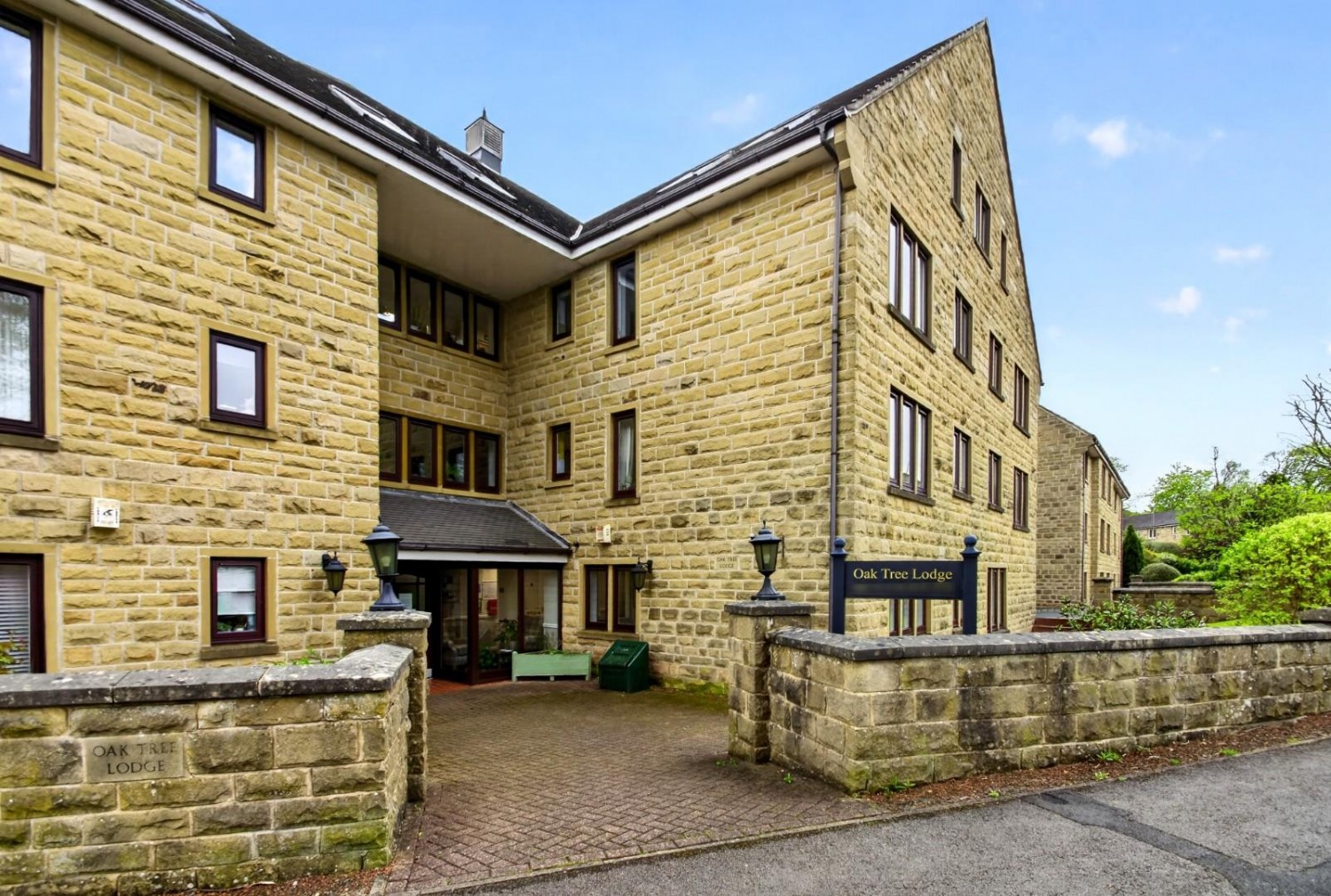 Oak Tree Lodge, Harlow Manor Park