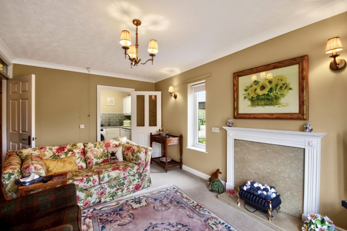 Oak Tree Lodge, Harlow Manor Park