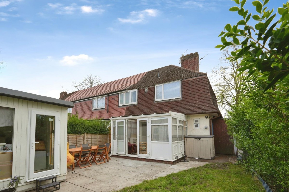 Benchill Road, Manchester