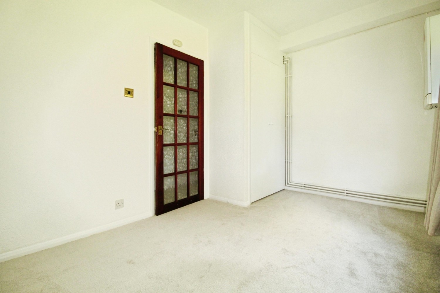 1 bedroom Flat for sale in Horseshoe Court, Stanstead Abbotts