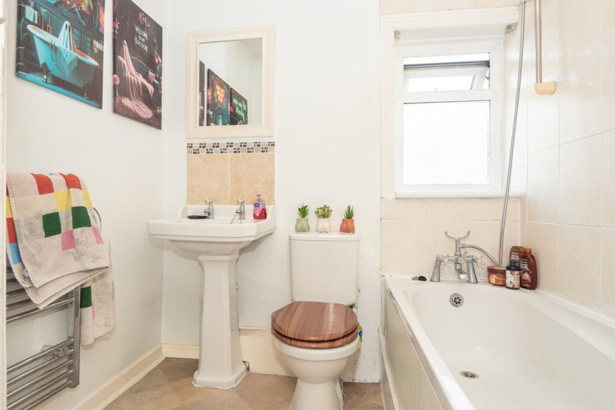 Oakroyd Terrace, Stanningley, Pudsey, LS28