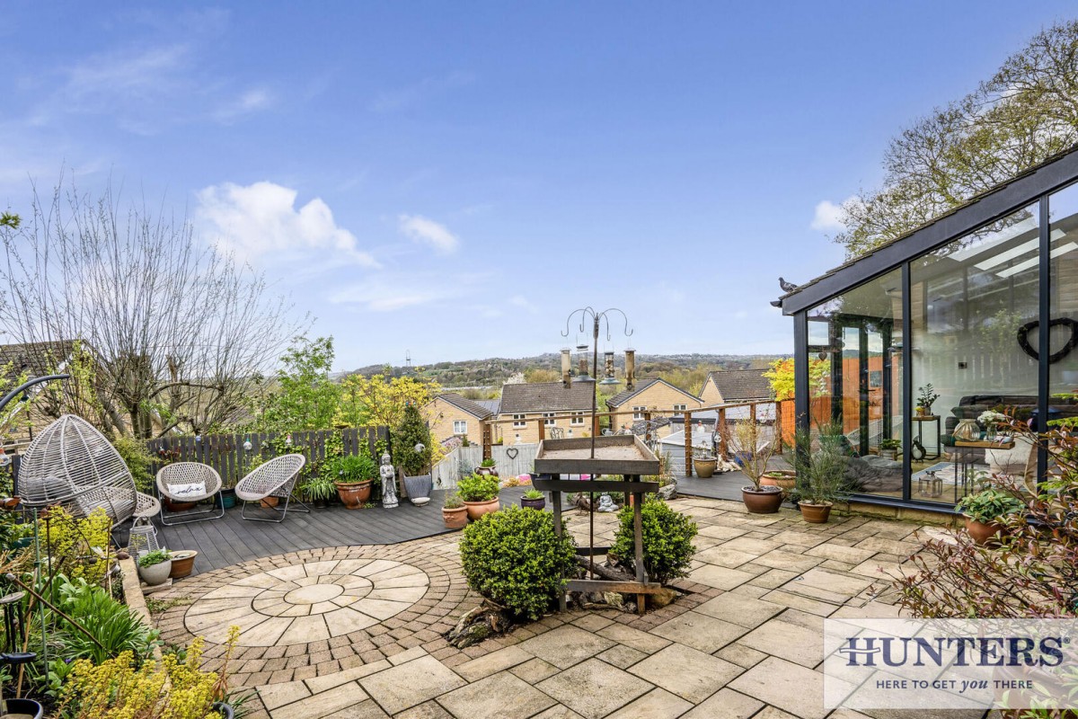 Overland Crescent, Bradford