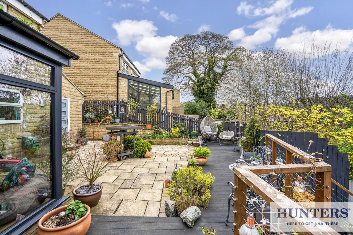 Overland Crescent, Bradford