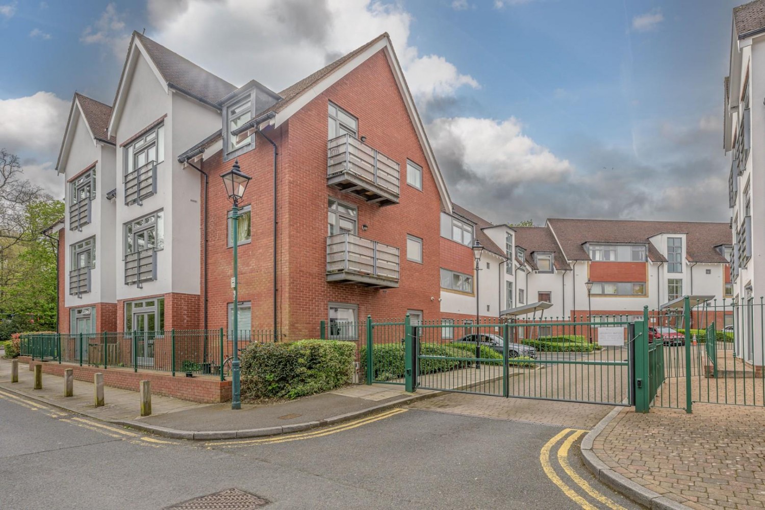 Middlepark Drive, Bournville Park, Northfield, B31 2FQ