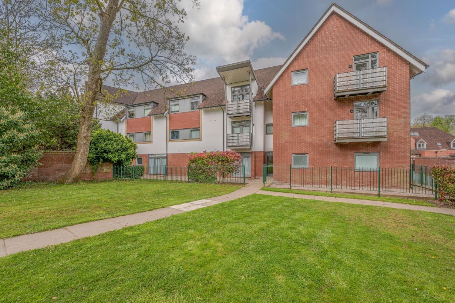 Middlepark Drive, Bournville Park, Northfield, B31 2FQ