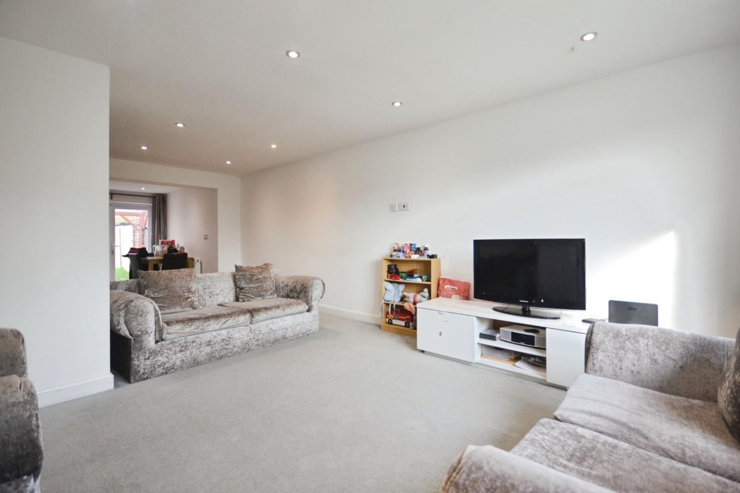 Quentin Road, Woodley