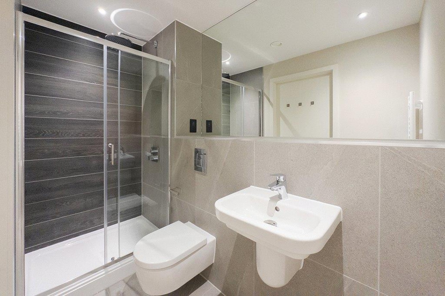 Spinners Way, Manchester