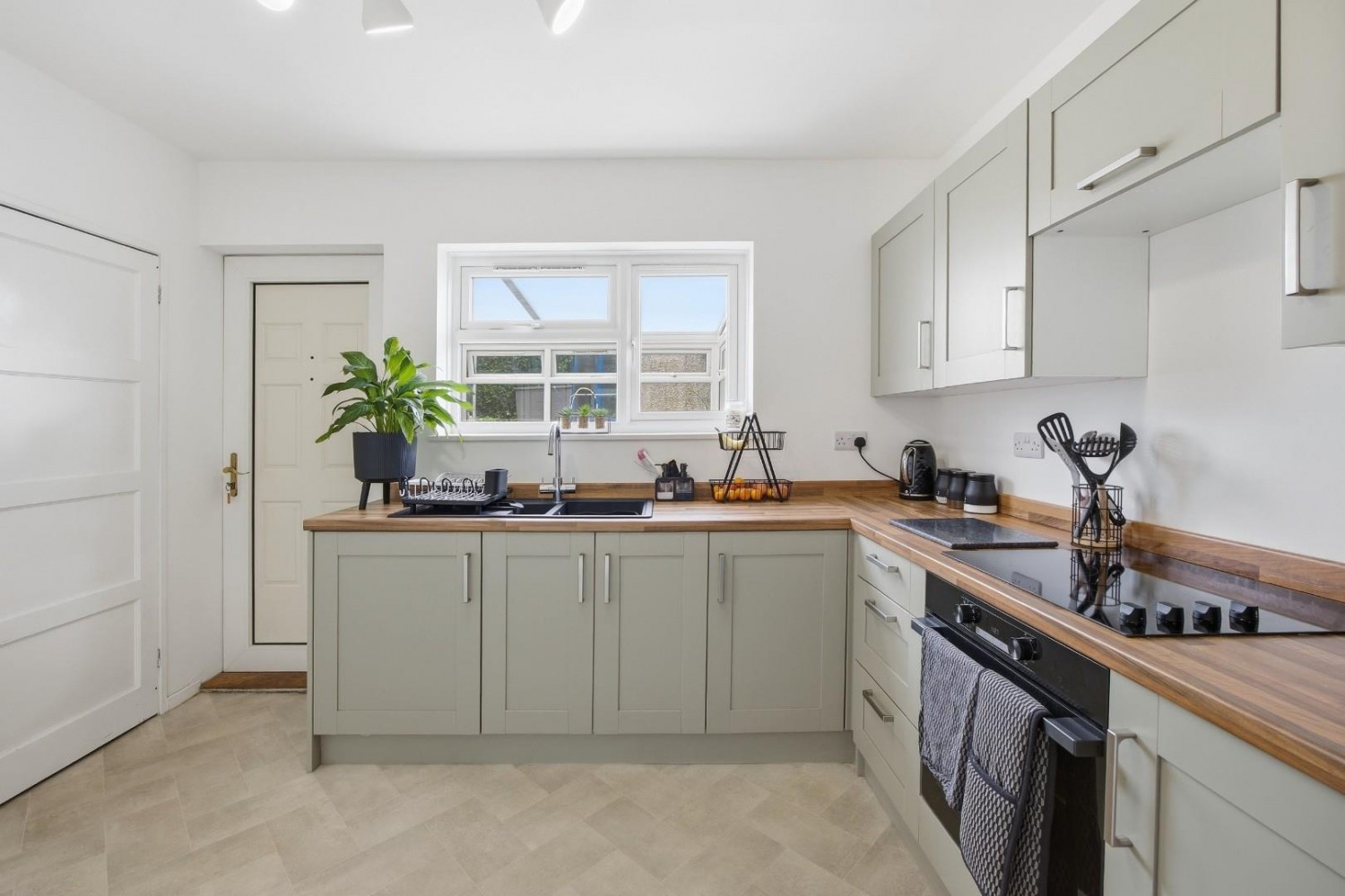 Bishport Avenue, Bristol, BS13 9EQ