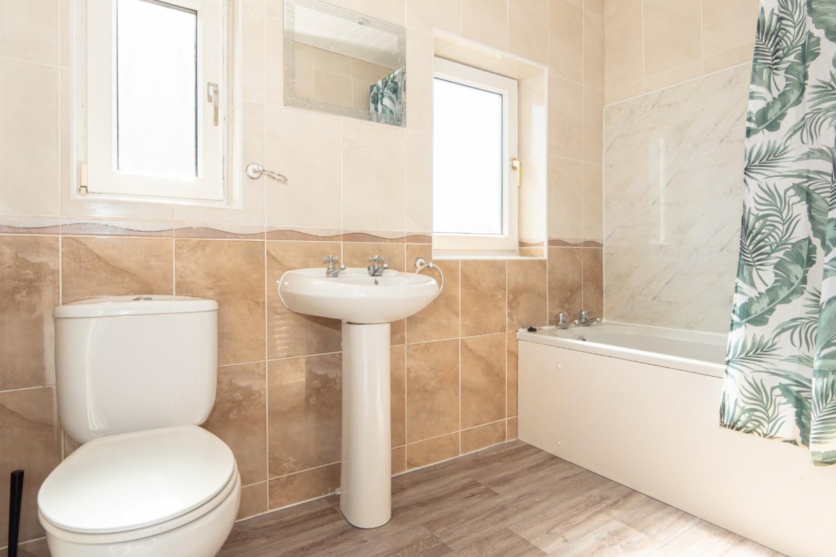 Armley Ridge Road , Armley, Leeds, LS12 2QT