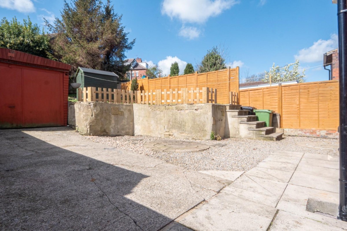 Armley Ridge Road , Armley, Leeds, LS12 2QT