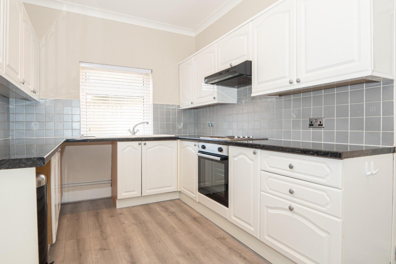 4 bedroom House for sale in Armley Ridge Road , Armley, Leeds, LS12 2QT