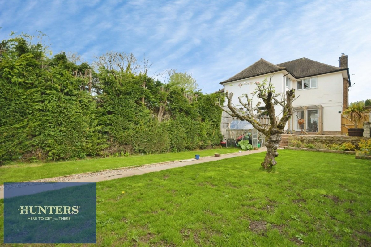 Walton Road, Walton Chesterfield, S40 3DN