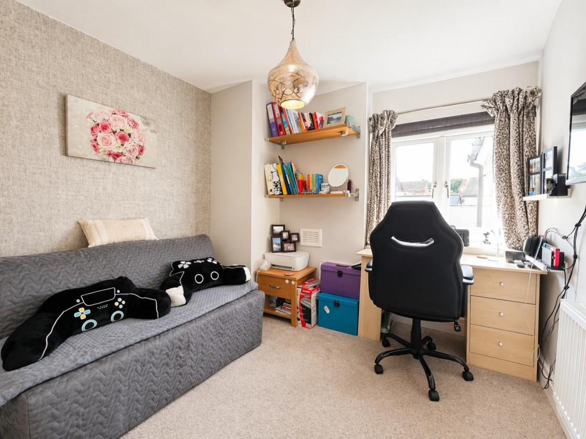 Woodend Lane , Cam, GL11 5LR