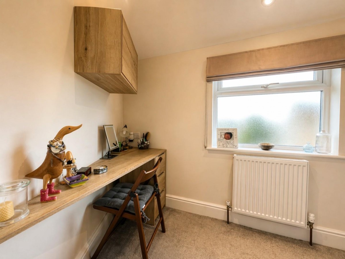 Woodend Lane , Cam, GL11 5LR