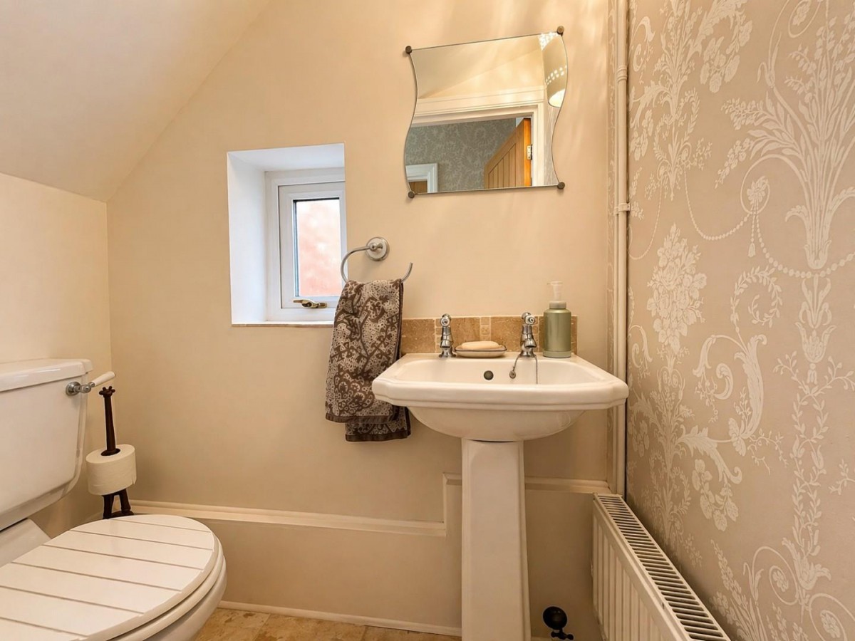 Woodend Lane , Cam, GL11 5LR