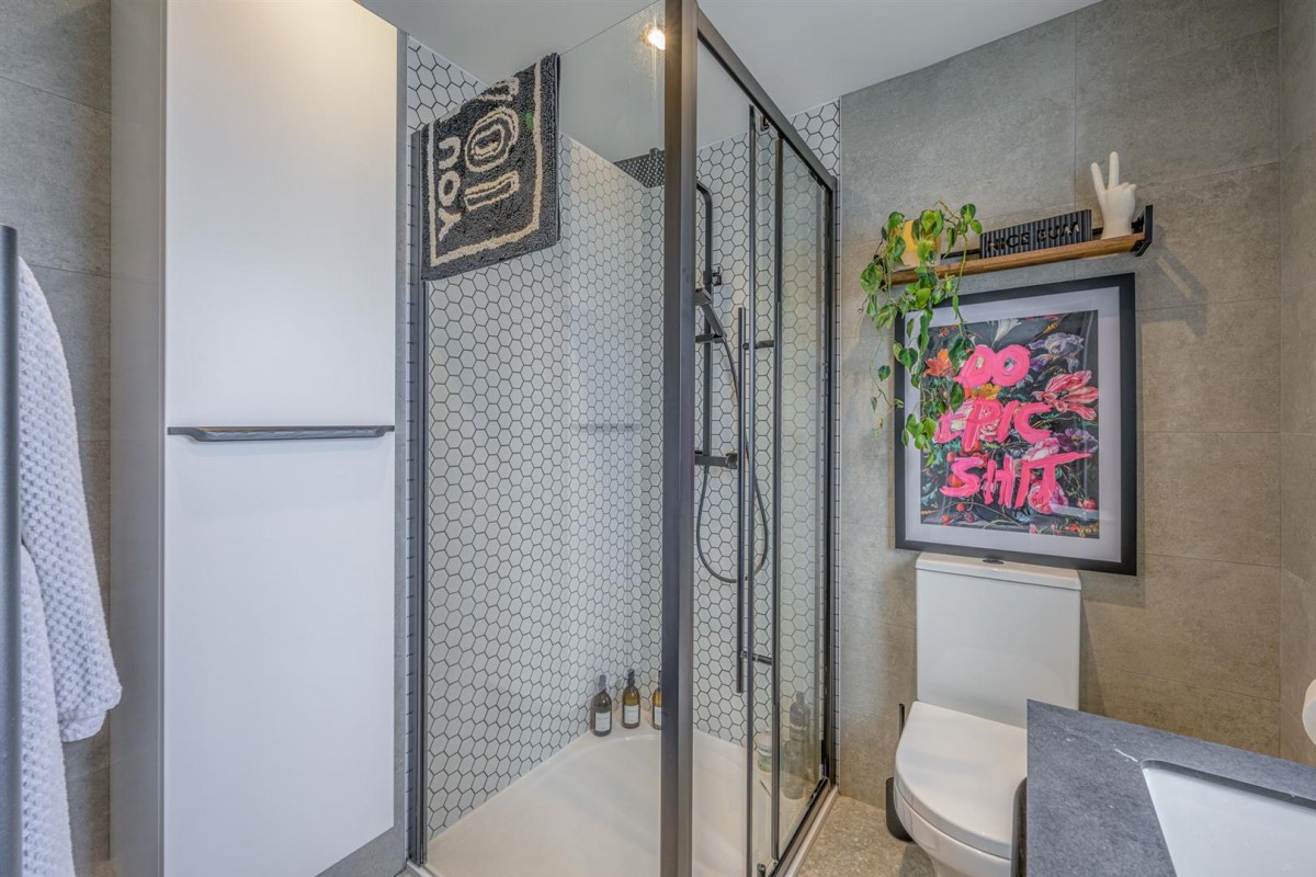 Honeytree Close, Kingswinford, DY6 8NY