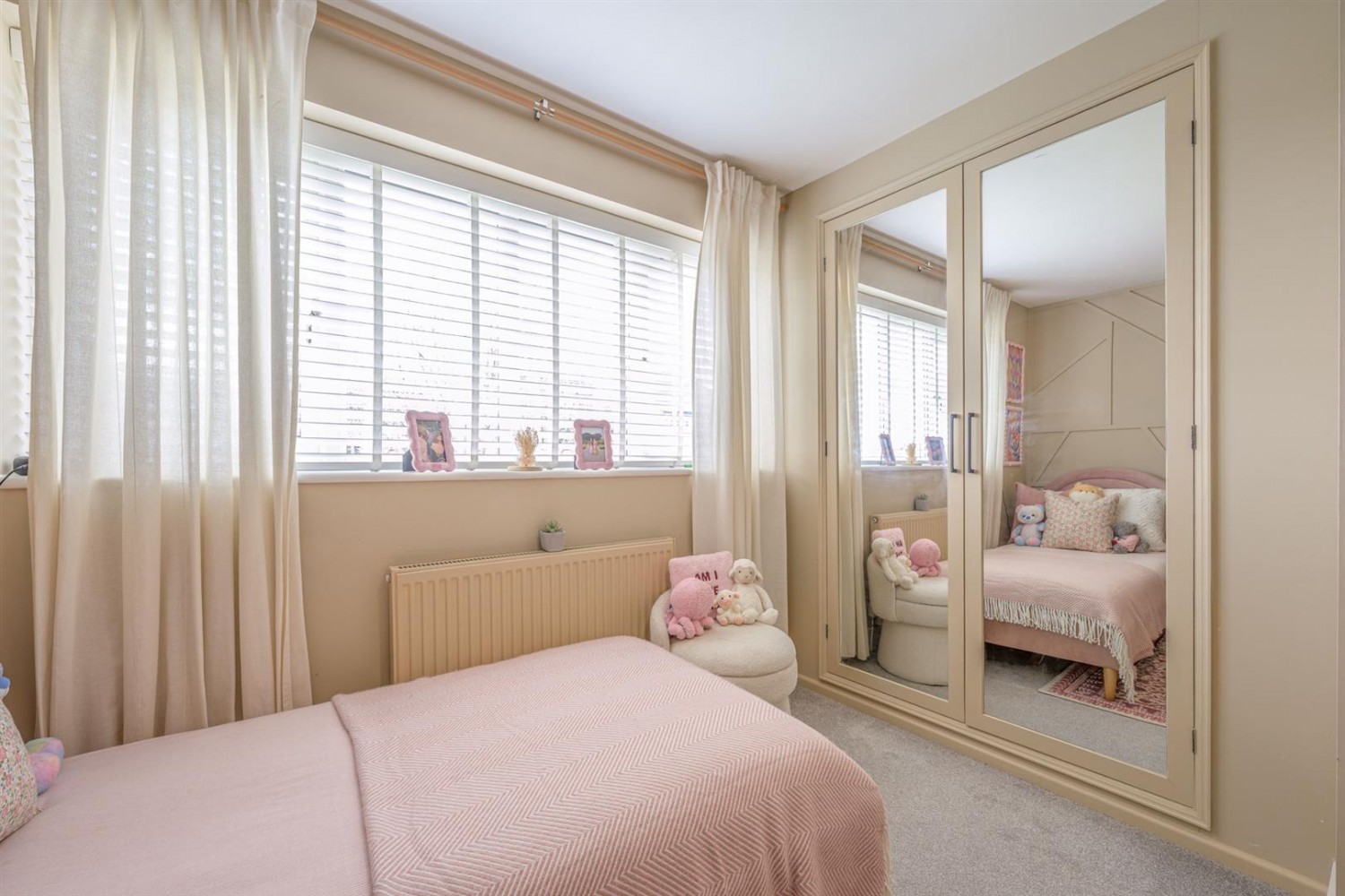 Honeytree Close, Kingswinford, DY6 8NY