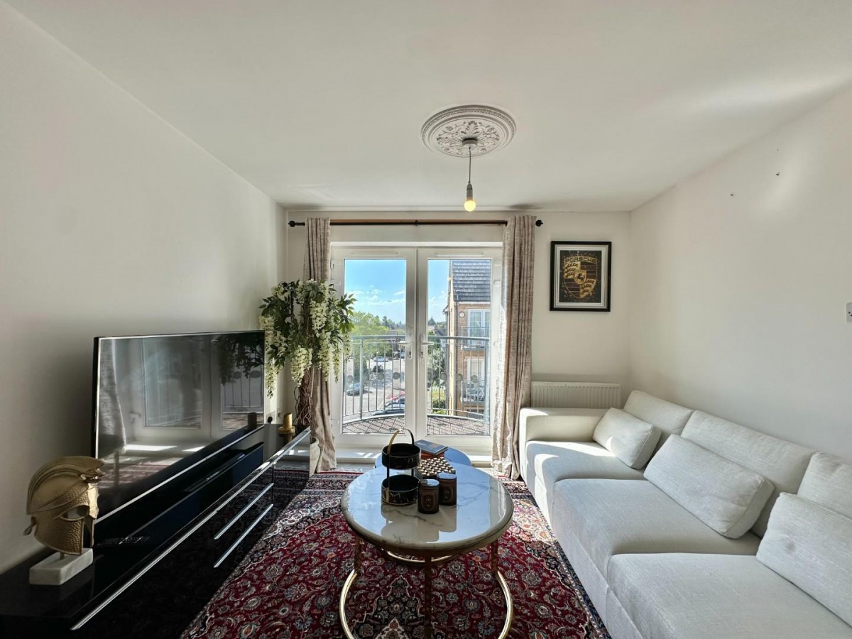 Spa House, Varcoe Gardens, Hayes, UB3 2FH