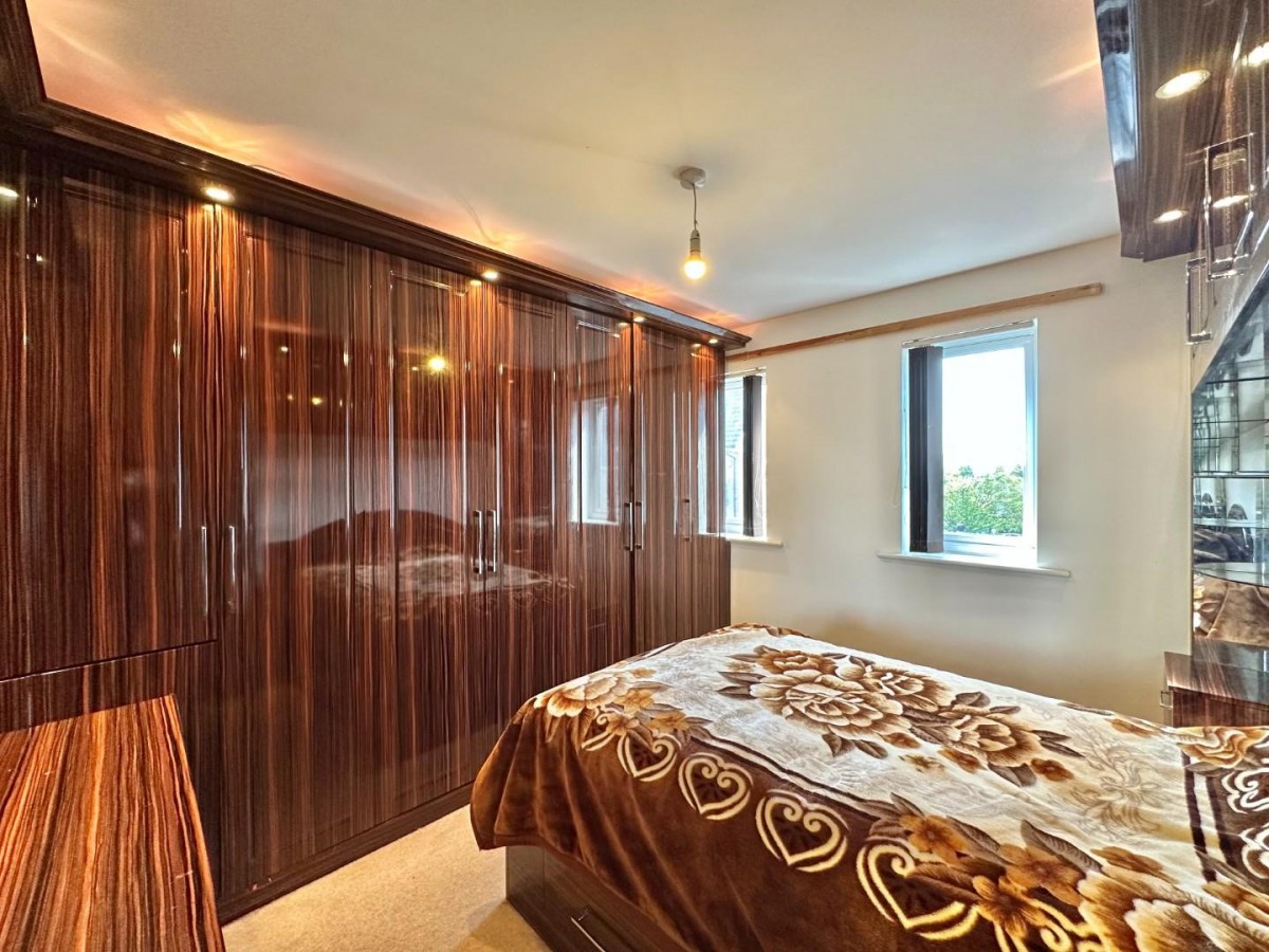 Spa House, Varcoe Gardens, Hayes, UB3 2FH