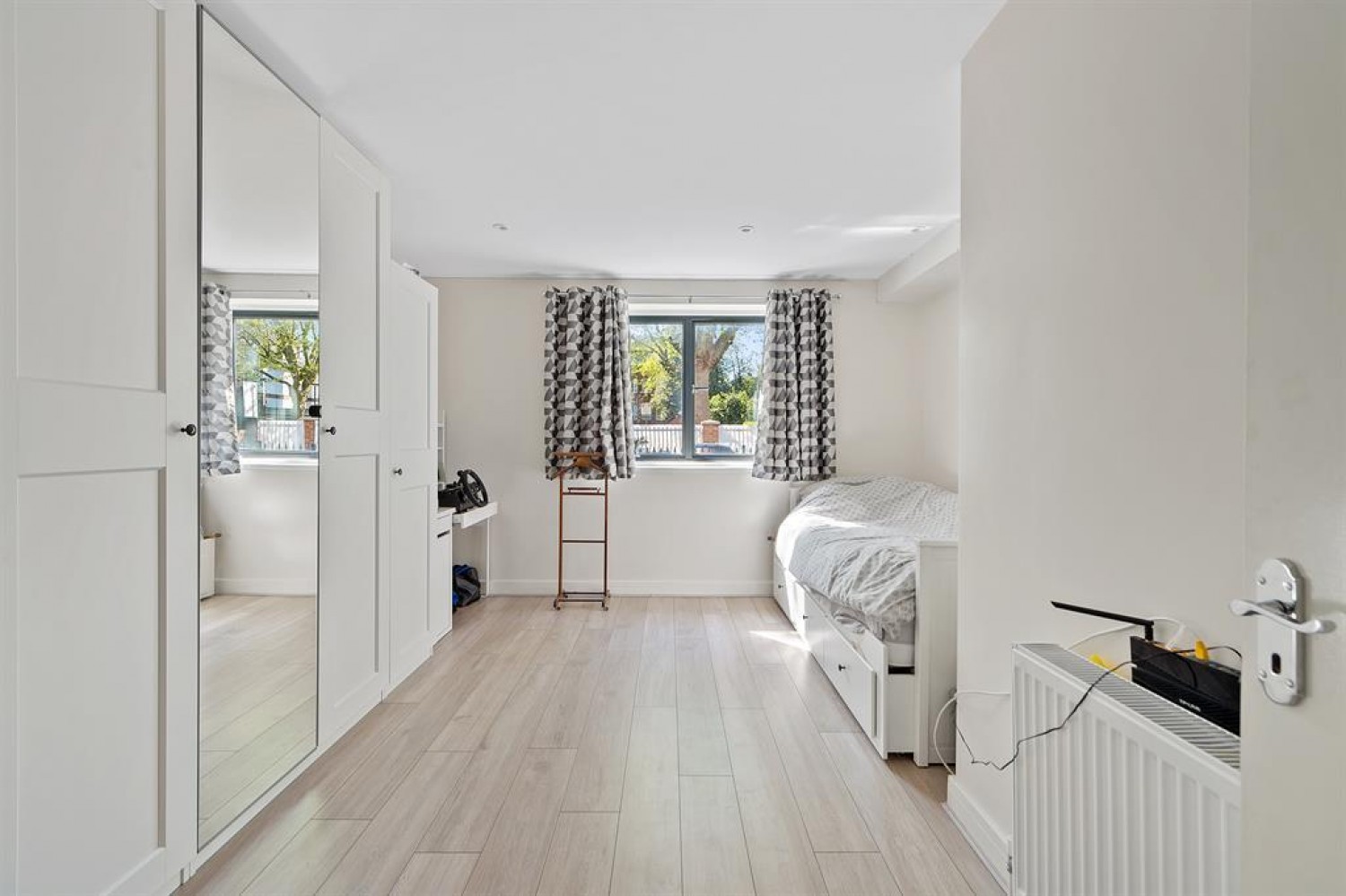 Mapesbury Road, London, NW2