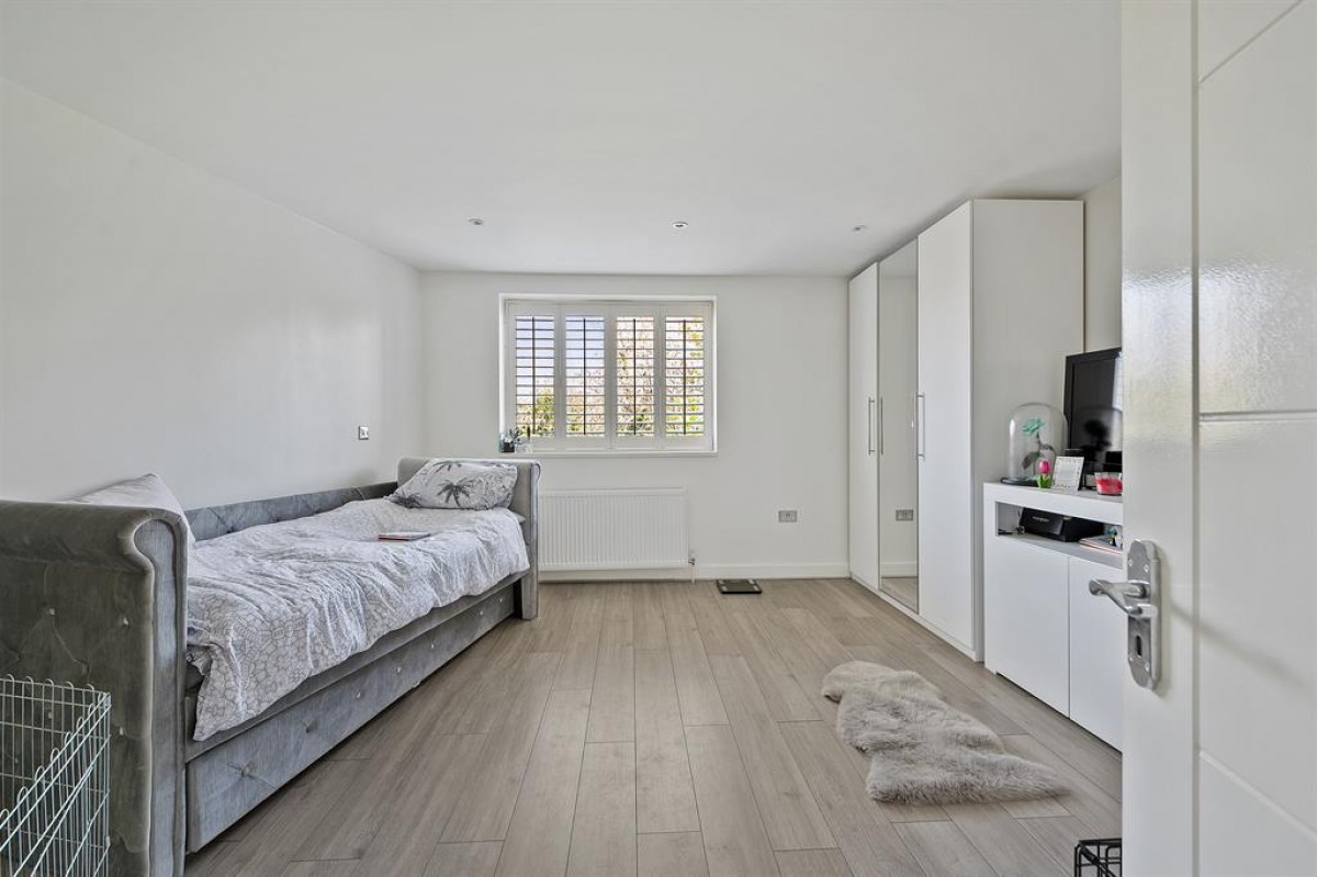 Mapesbury Road, London, NW2