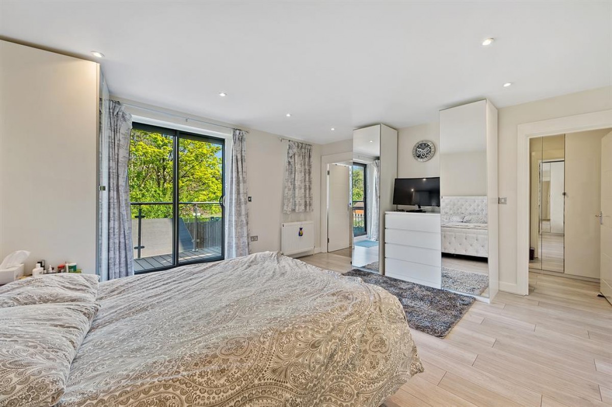 Mapesbury Road, London, NW2