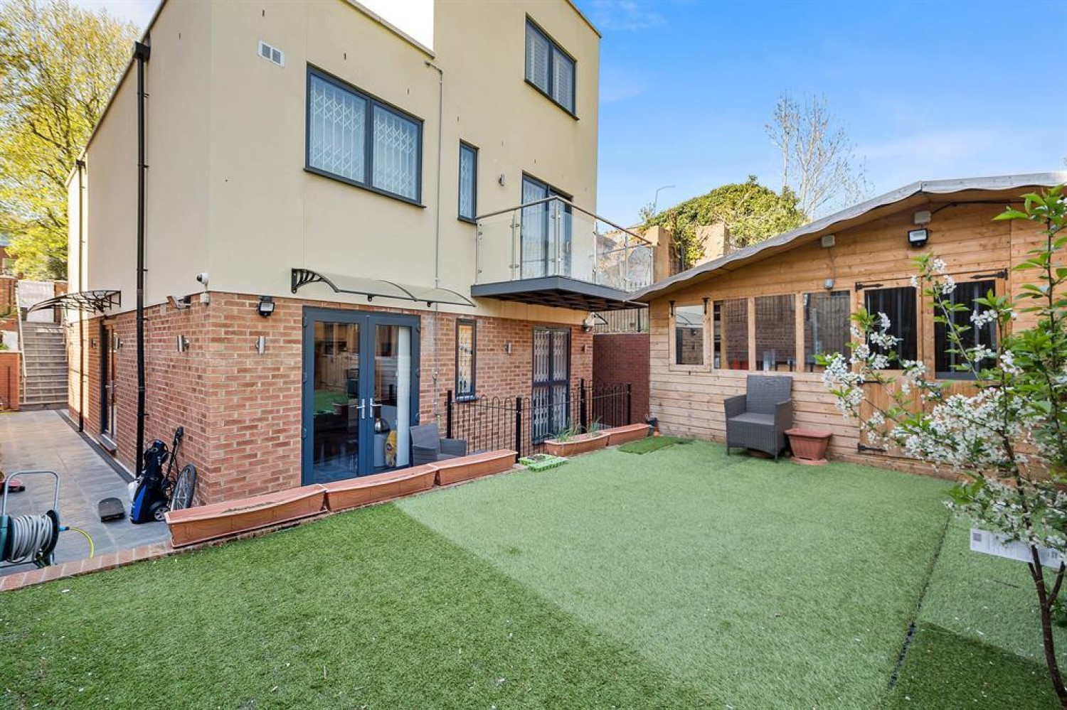 Mapesbury Road, London, NW2