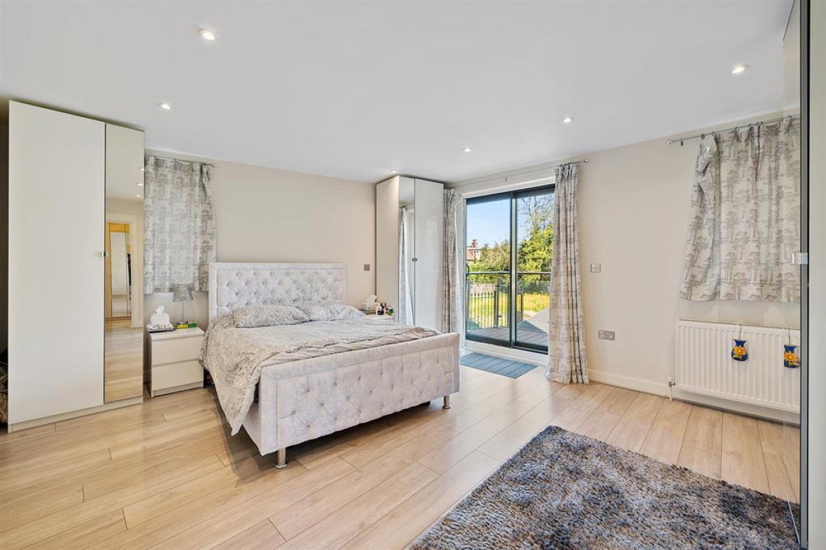 Mapesbury Road, London, NW2