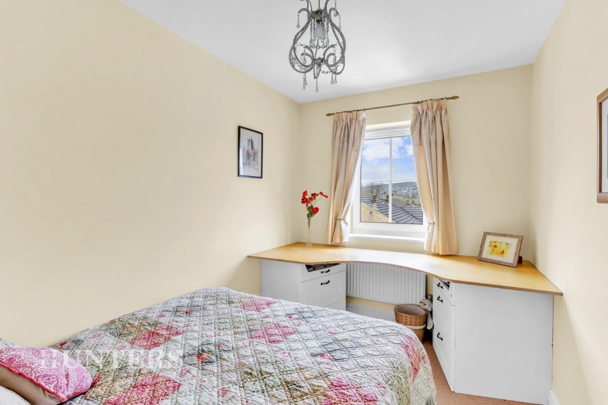 Durnlaw Close, Littleborough, OL15 0BD