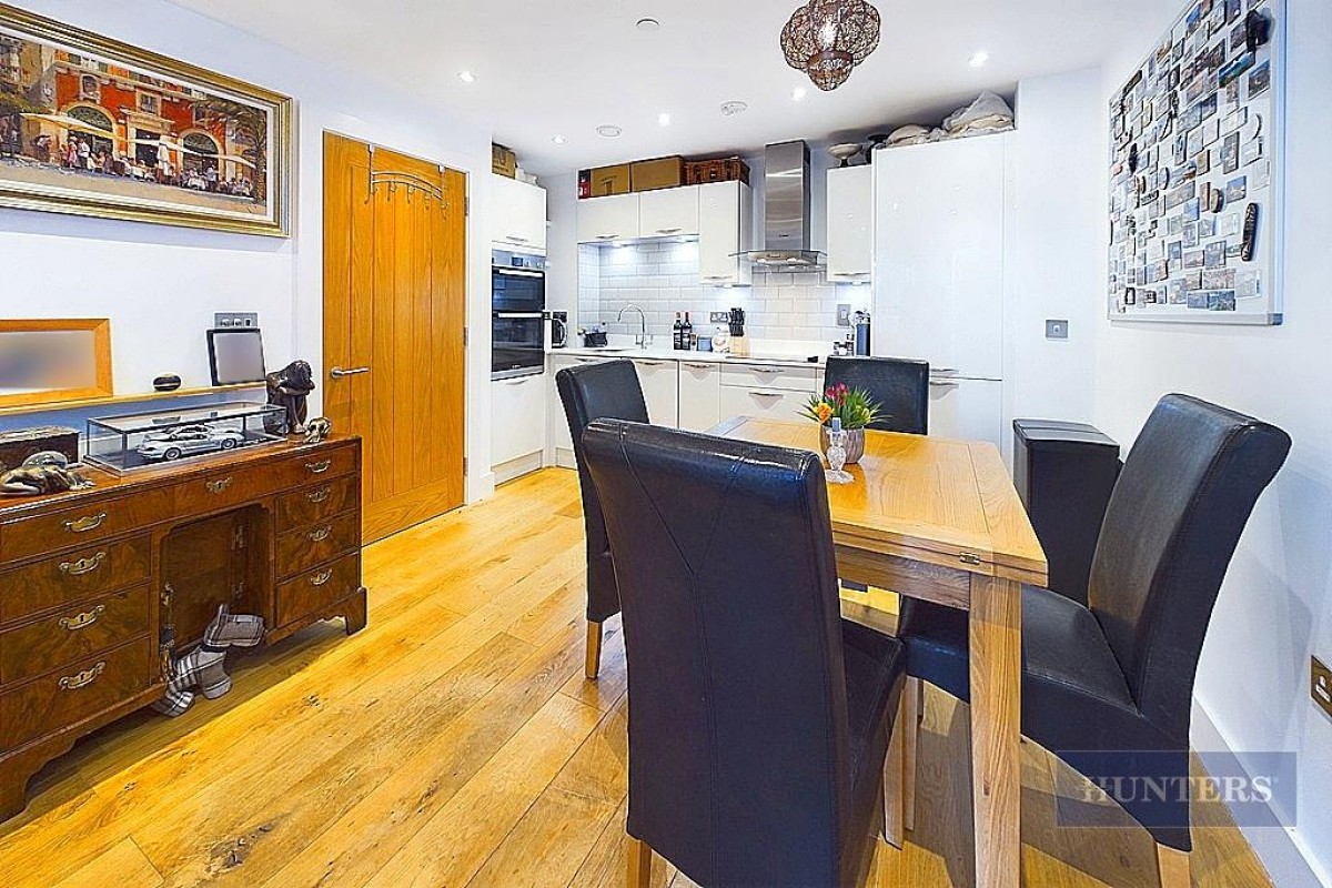 Maritime Walk 1, Ocean Village, SO14