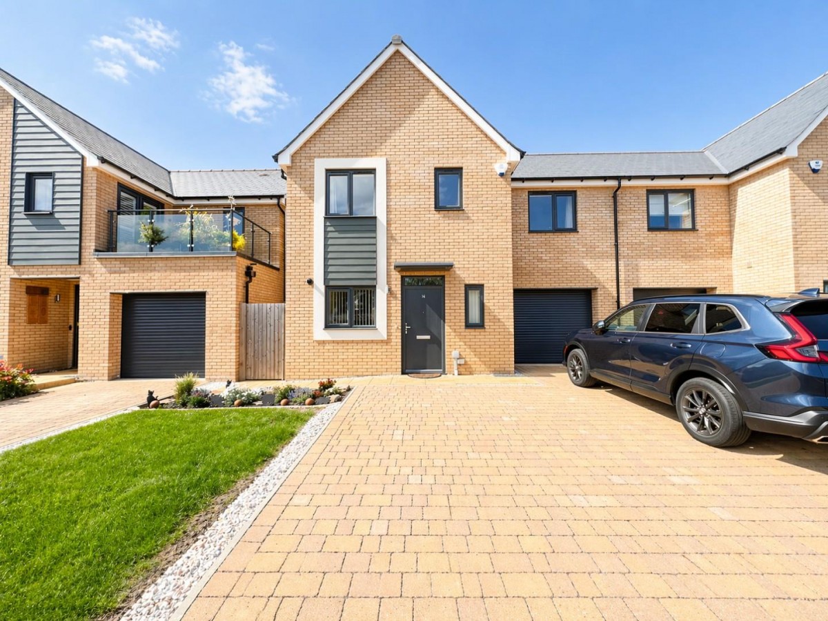 Foundry Rise, Dursley, GL11 4FE