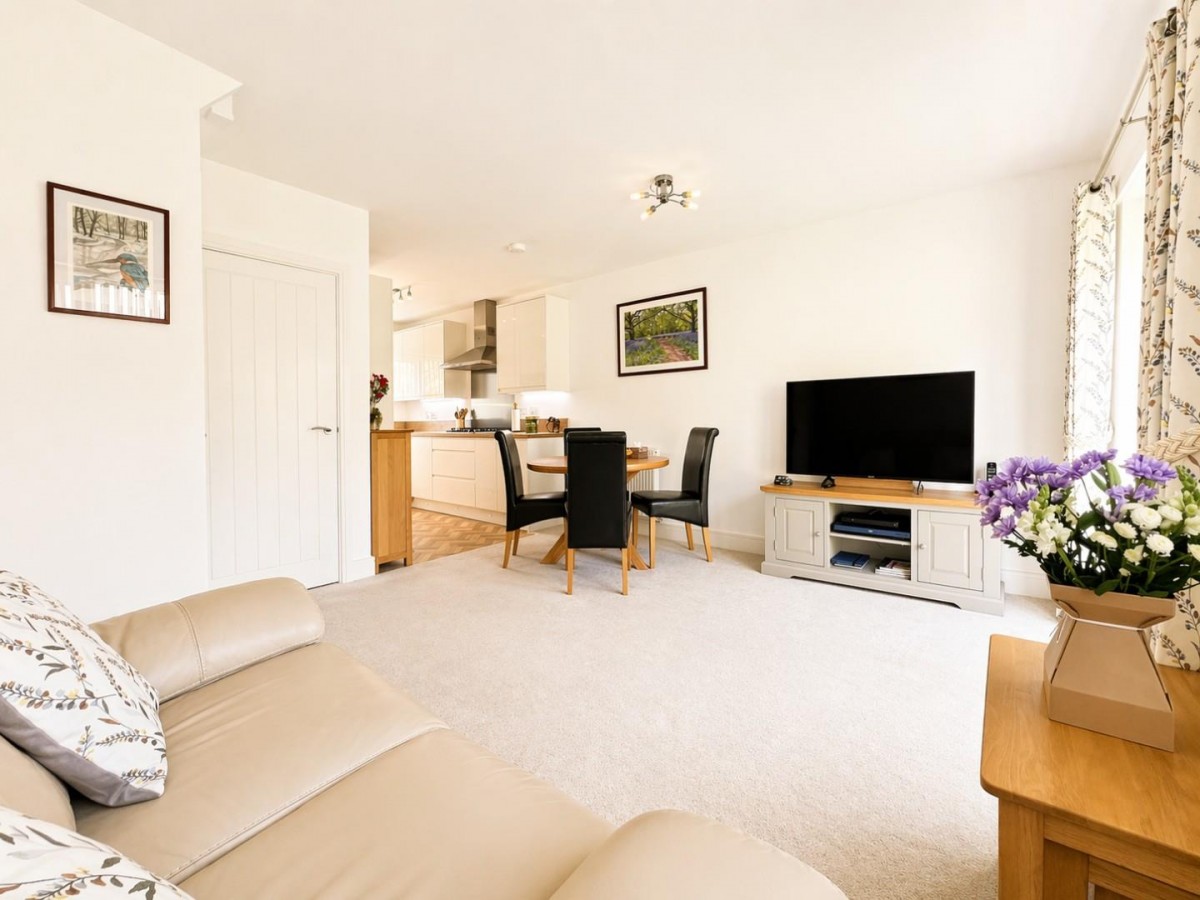 Foundry Rise, Dursley, GL11 4FE