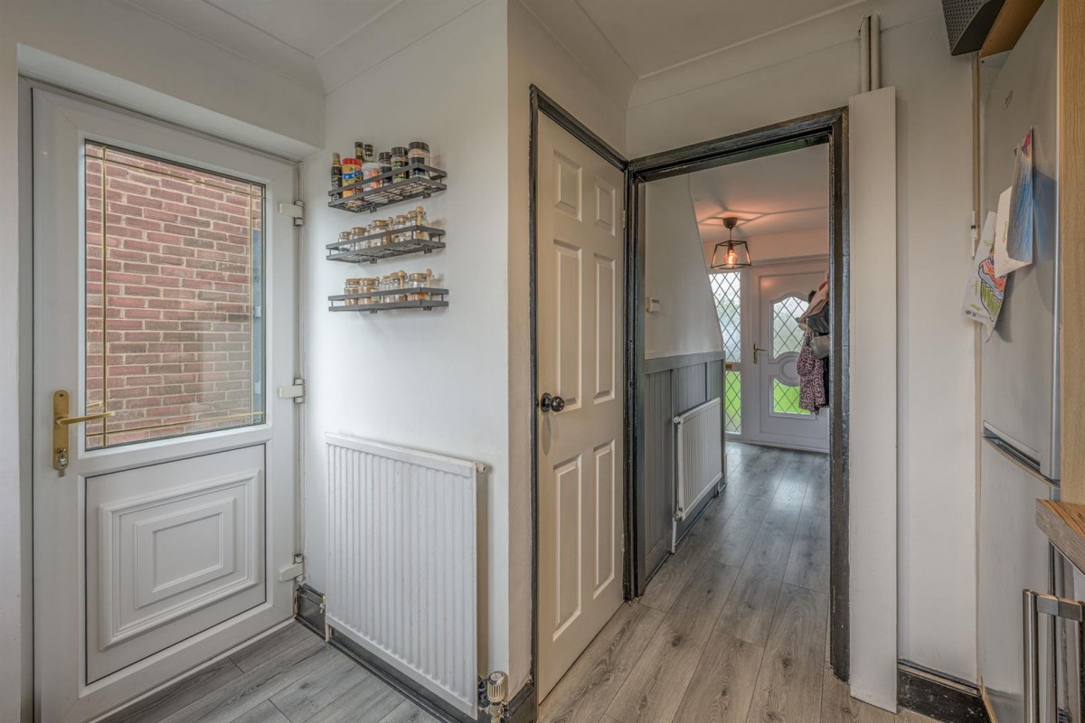 Granville Drive, Kingswinford, DY6 8LH