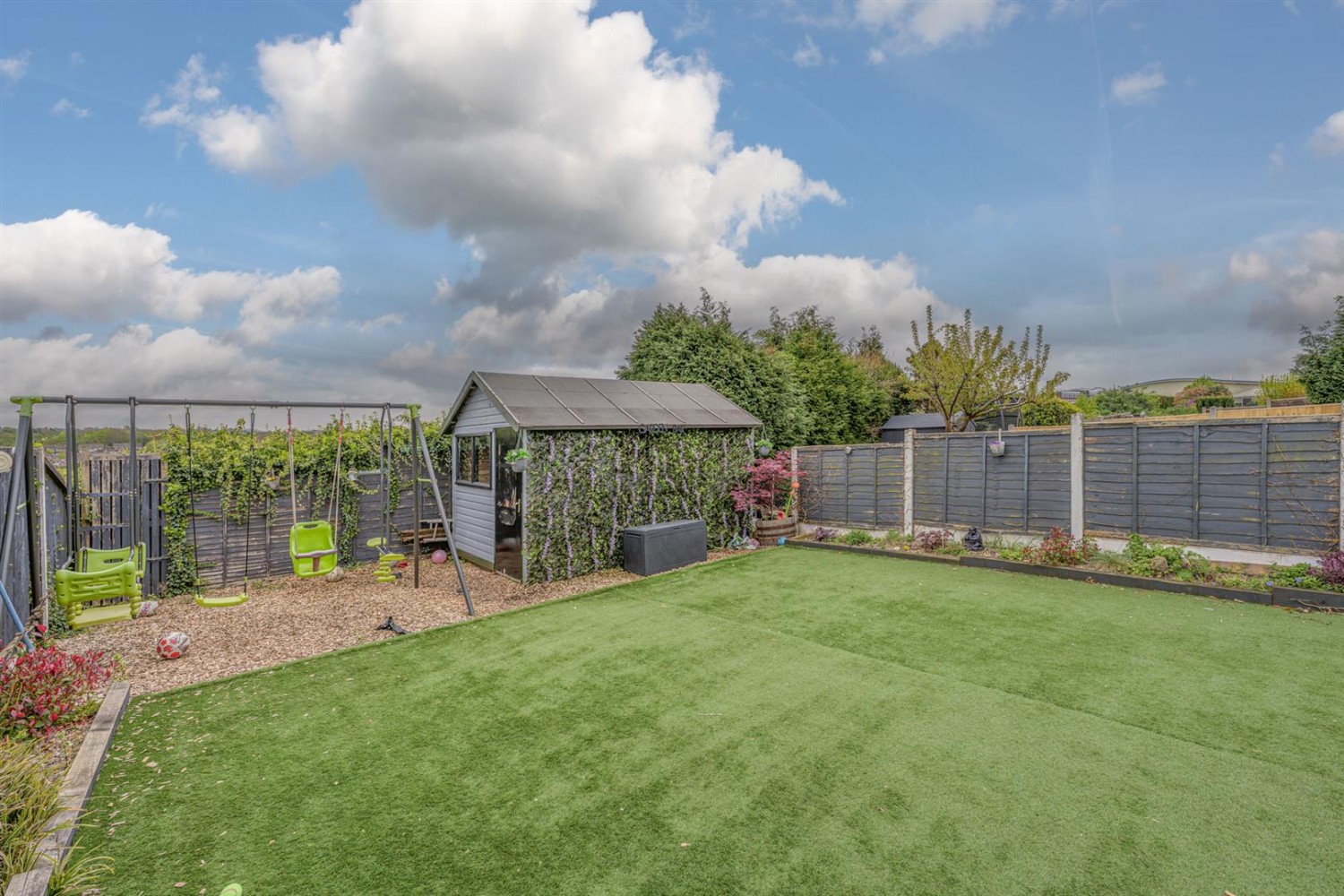 Granville Drive, Kingswinford, DY6 8LH