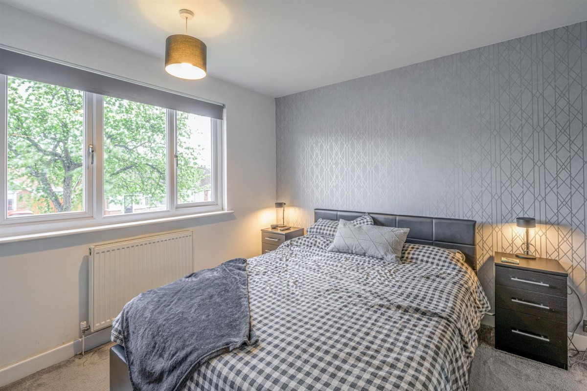 Granville Drive, Kingswinford, DY6 8LH