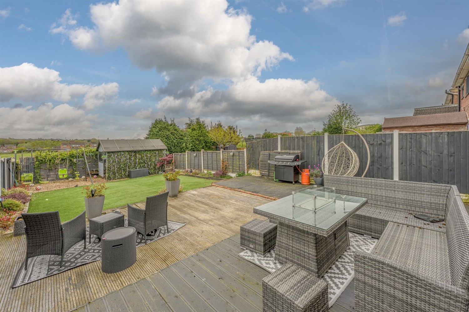 Granville Drive, Kingswinford, DY6 8LH