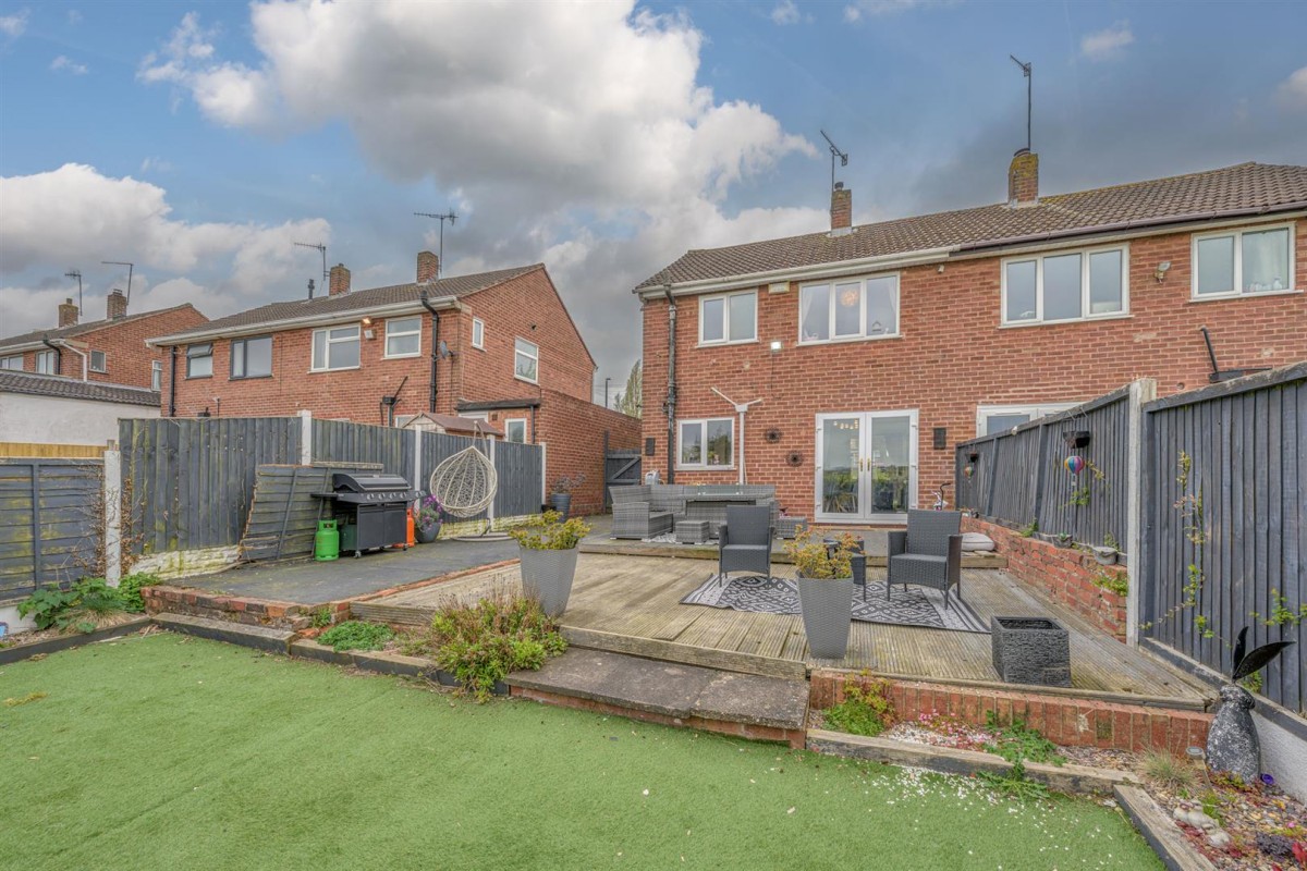 Granville Drive, Kingswinford, DY6 8LH