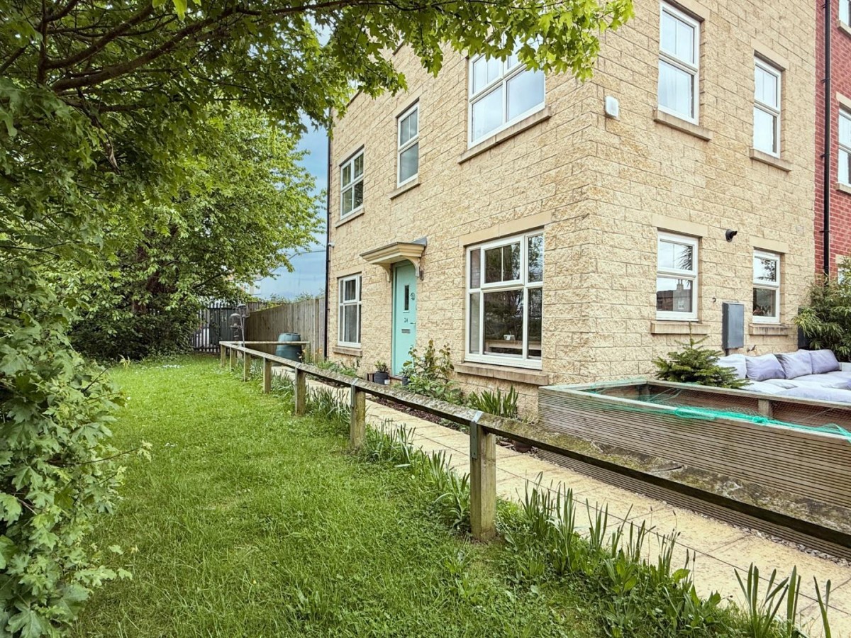 Holts Crest Way, Armley