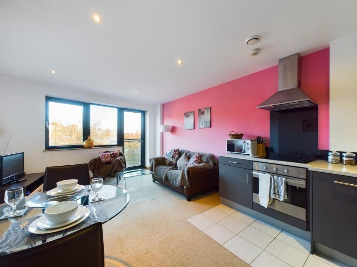 Salts Mill Road, Shipley