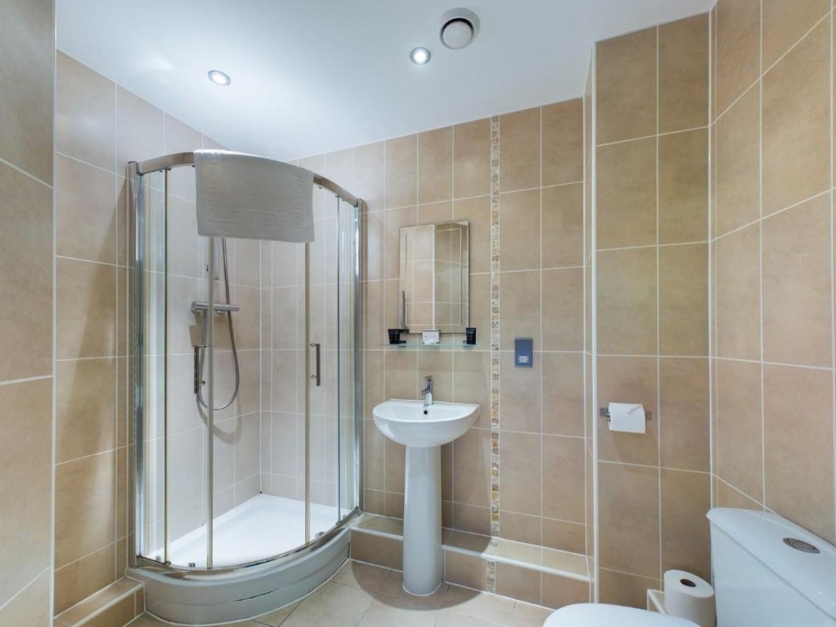 Salts Mill Road, Shipley