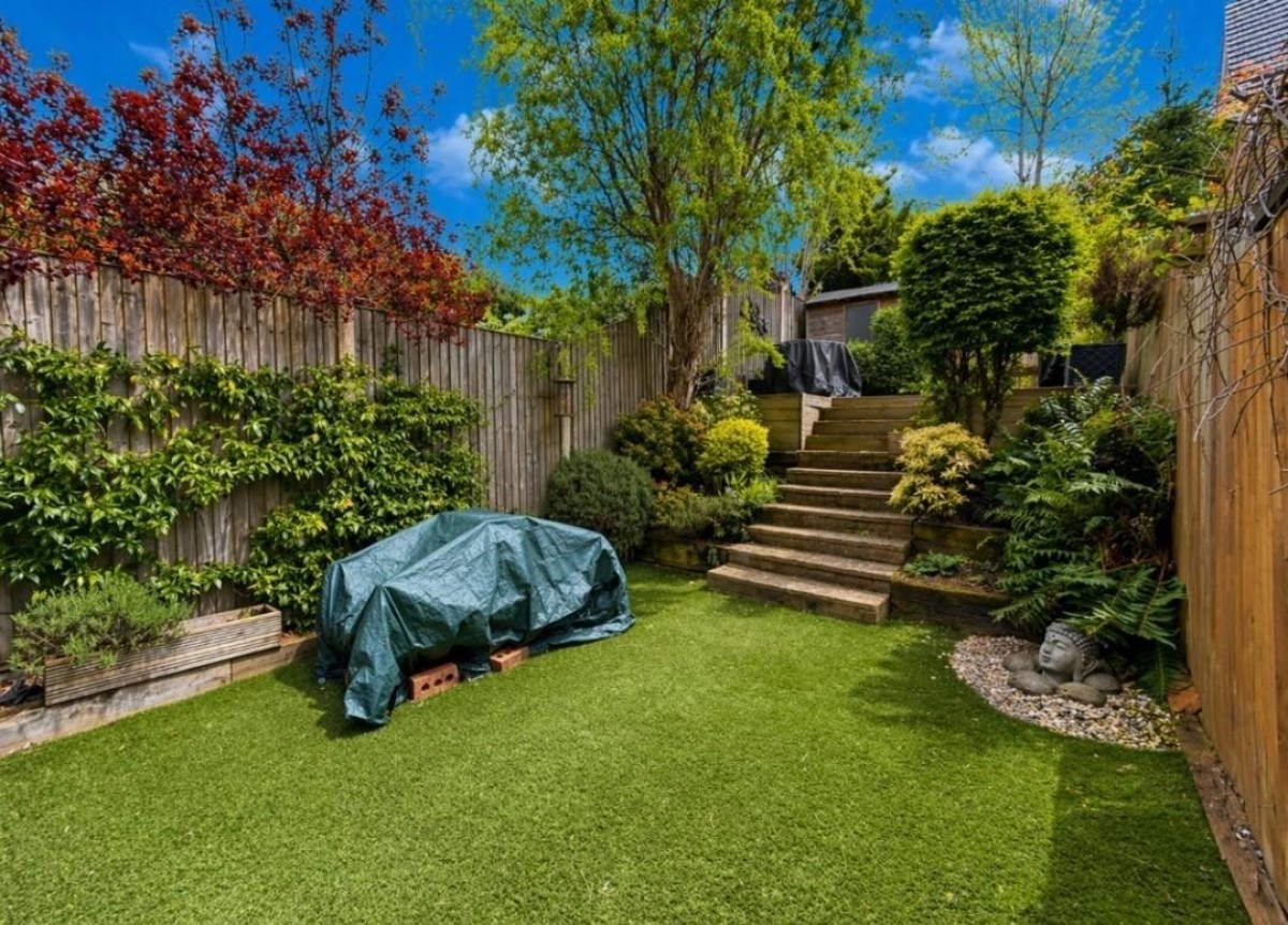 Guernsey Way, Kennington, Ashford