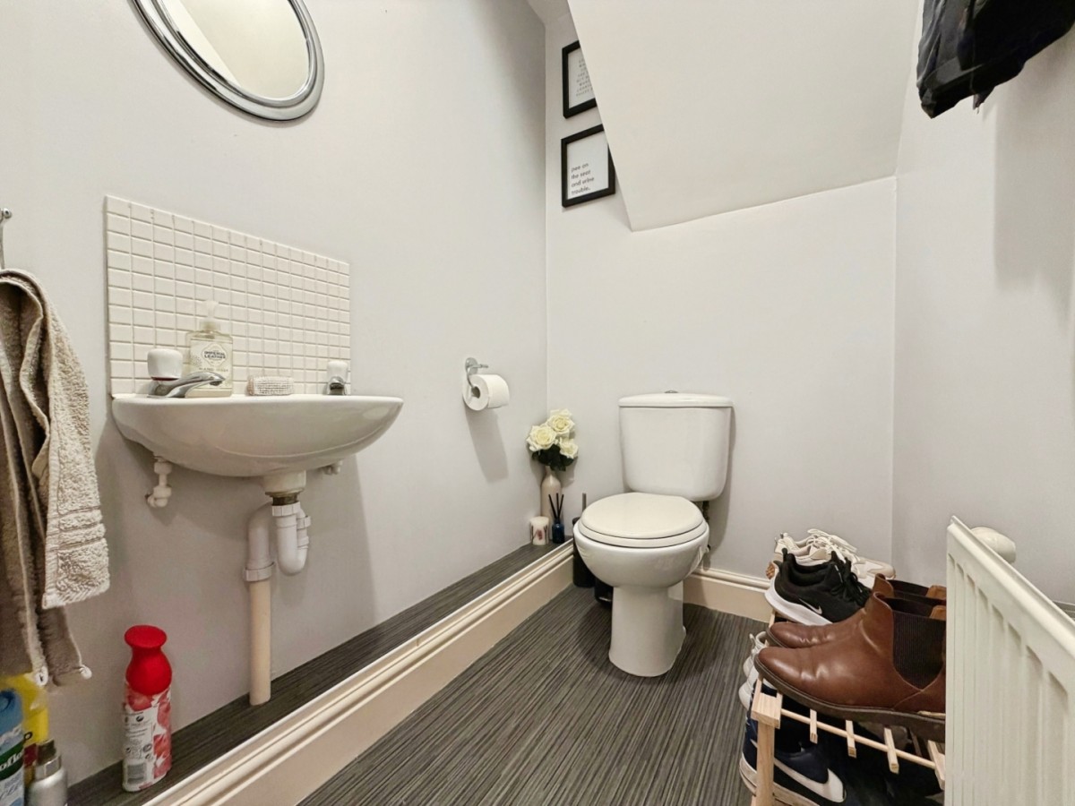 Guernsey Way, Kennington, Ashford