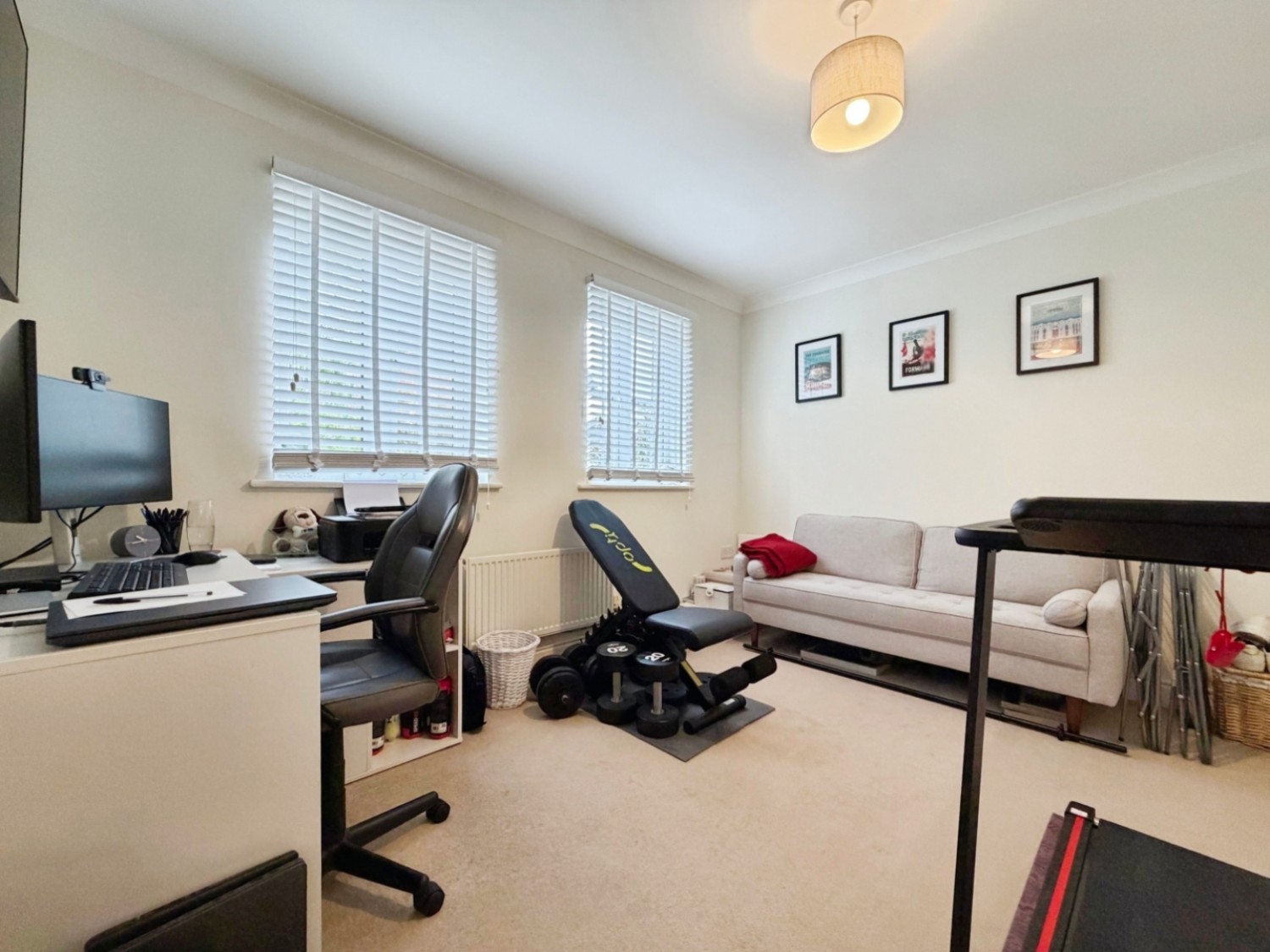 Guernsey Way, Kennington, Ashford