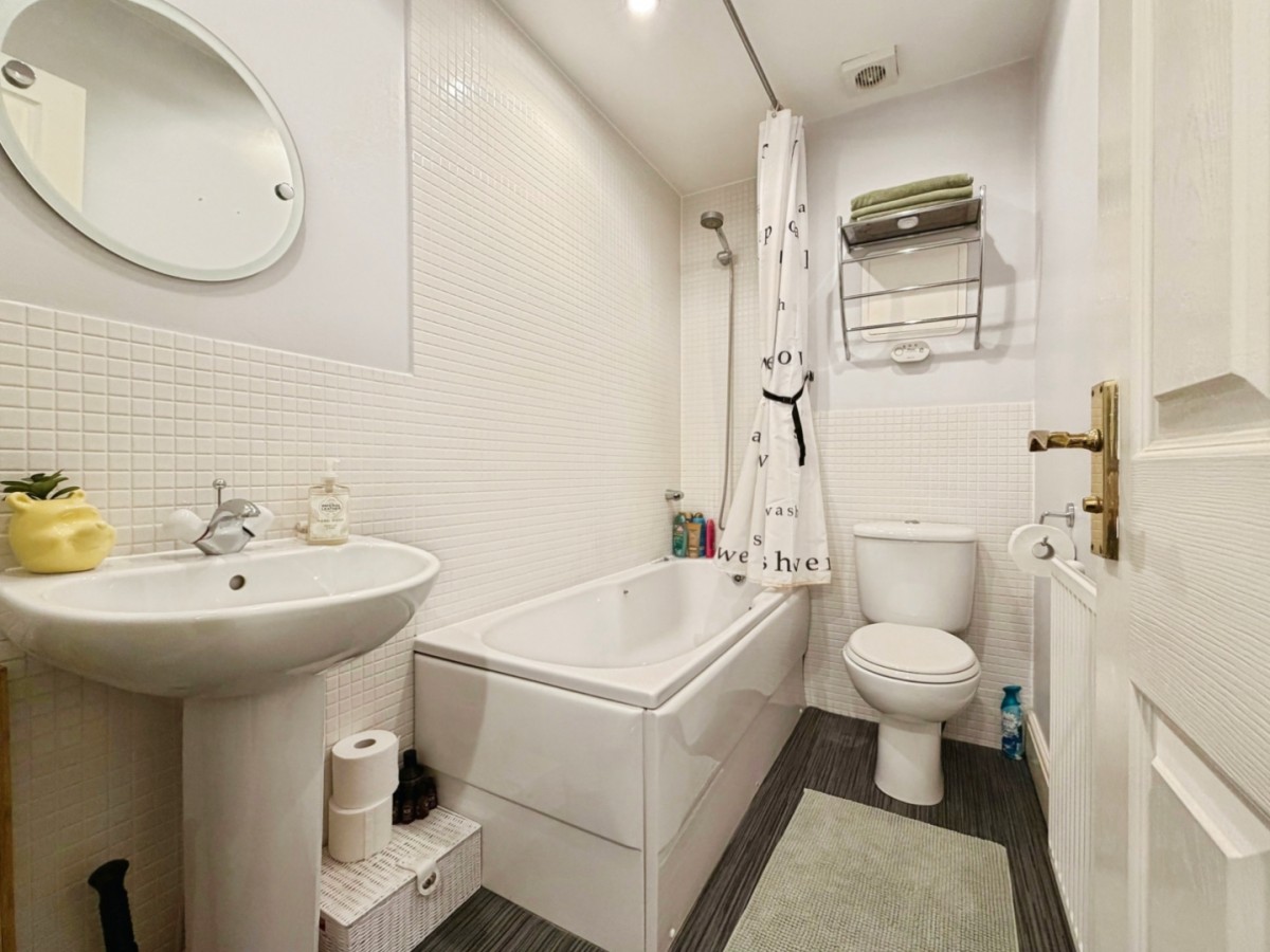 Guernsey Way, Kennington, Ashford